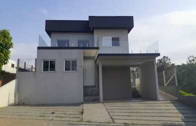 Imagem: A casa em condomínio possui 3 Dormitórios, 4 Banheiros, 4