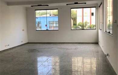 Imagem: A casa possui 3 Dormitórios, 4 Banheiros, 2 Vagas na garagem