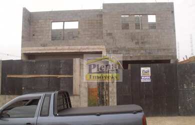 Imagem: A casa possui 3 Dormitórios, 2 Banheiros, 4 Vagas na garagem