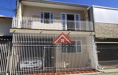 Imagem: A casa em condomínio possui 3 Dormitórios, 2 Banheiros, 1