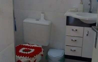 Imagem: O apartamento possui 2 Dormitórios, 1 Banheiro e 1 Vaga na