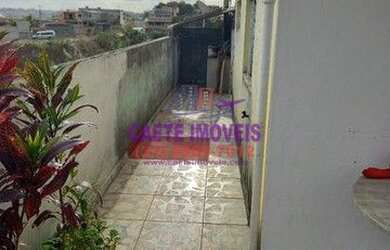 Imagem: A casa possui 5 Dormitórios, 3 Banheiros, 120m² de Área e