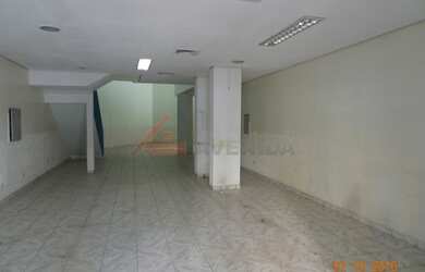 Imagem: O depósito possui 1 Vaga na garagem, 250m² de Área e está