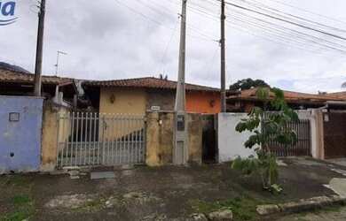 Imagem: A casa à venda possui 2 Dormitórios, 1 Banheiro, 1 Vaga na