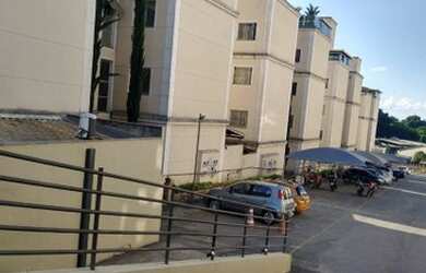 Imagem: O apartamento possui 3 Dormitórios, 1 Banheiro, 1 Vaga na garagem