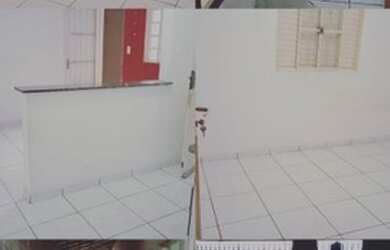 Imagem: A casa possui 2 Dormitórios, 1 Banheiro, 1 Vaga na garagem