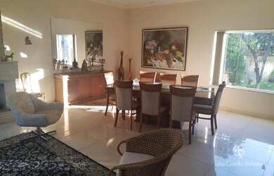 Imagem: A casa em condomínio possui 4 Dormitórios, 5 Banheiros, 5