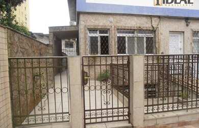 Imagem: A casa possui 2 Dormitórios, 3 Banheiros, 3 Vagas na garagem