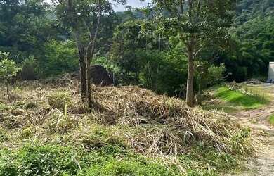 Imagem: O terreno e está localizado em Itaipava, Petrópolis à venda