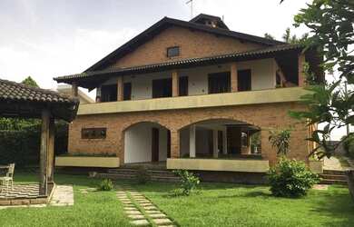 Imagem: A casa em condomínio à venda possui 4 Dormitórios, 5 Banheiros