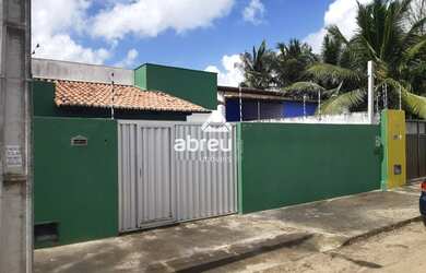 Imagem: A casa possui 3 Dormitórios, 1 Banheiro, 1 Vaga na garagem