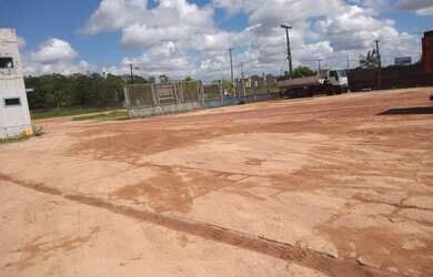 Imagem: O depósito possui 5 Vagas na garagem, 150m² de Área e está