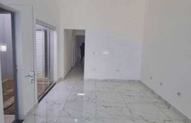 Imagem: A casa possui 3 Dormitórios, 2 Banheiros, 92m² de Área e