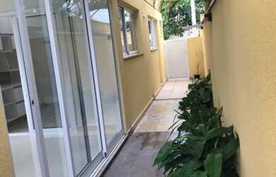 Imagem: A casa em condomínio possui 3 Dormitórios, 3 Banheiros, 3