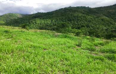 Imagem: O terreno possui 2000m² de Área e está localizado em Pedro