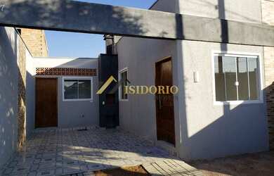 Imagem: A casa possui 2 Dormitórios, 2 Banheiros, 2 Vagas na garagem