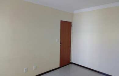 Imagem: O apartamento possui 2 Dormitórios, 1 Banheiro, 2 Vagas na