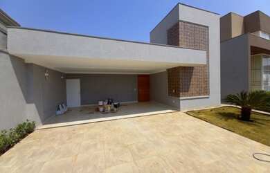 Imagem: A casa em condomínio possui 3 Dormitórios, 5 Banheiros, 170m²