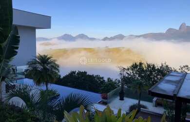 Imagem: A casa em condomínio possui 5 Dormitórios, 5 Banheiros, 1