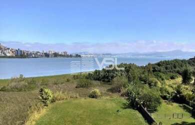 Imagem: O apartamento na cobertura possui 3 Dormitórios, 2 Banheiros