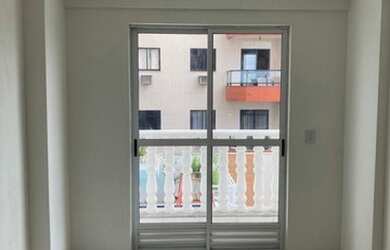 Imagem: O apartamento possui 1 Dormitório, 1 Banheiro, 1 Vaga na garagem