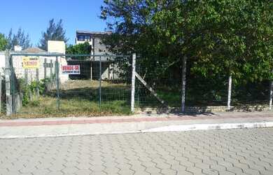 Imagem: O terreno possui 300m² de Área e está localizado em Balneário