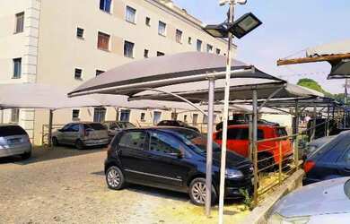 Imagem: O apartamento possui 2 Dormitórios, 1 Banheiro, 1 Vaga na garagem