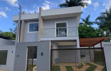 Imagem: A casa possui 3 Dormitórios, 2 Banheiros, 123m² de Área e