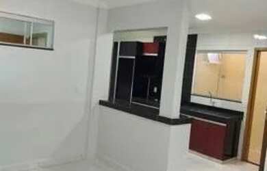 Imagem: A casa possui 3 Dormitórios, 2 Banheiros, 2 Vagas na garagem