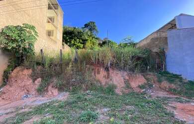 Imagem: O terreno possui 450m² de Área e está localizado em Caravelas