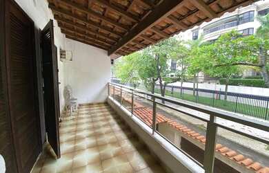 Imagem: A casa em condomínio possui 3 Dormitórios, 2 Banheiros, 1