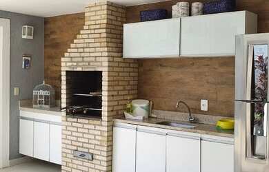 Imagem: A casa em condomínio possui 4 Dormitórios, 2 Banheiros, 2