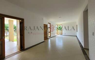 Imagem 7: Linda residência, frente Norte, localizada no balneário Vista Alegre...