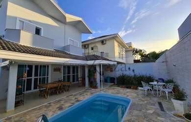 Imagem: A casa em condomínio possui 3 Dormitórios, 5 Banheiros, 2