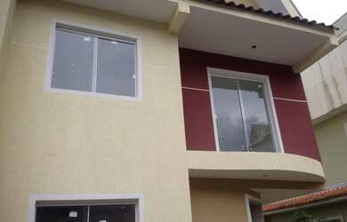 Imagem: A casa à venda possui 3 Dormitórios, 3 Banheiros, 1 Vaga na