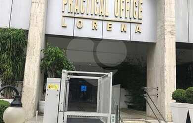 Imagem: O depósito possui 1 Vaga na garagem, 121m² de Área e está