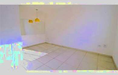 Imagem: A casa possui 2 Dormitórios, 1 Banheiro, 2 Vagas na garagem