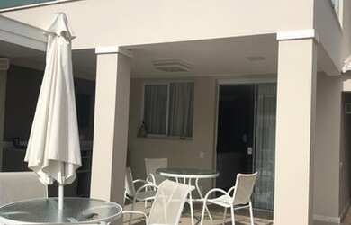 Imagem: A casa em condomínio à venda possui 4 Dormitórios, 5 Banheiros