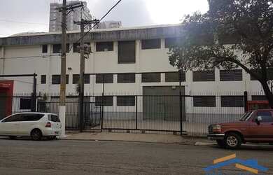 Imagem: O depósito possui 2.720m² de Área e está localizado em