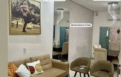 Imagem: A casa possui 3 Dormitórios, 3 Banheiros, 4 Vagas na garagem