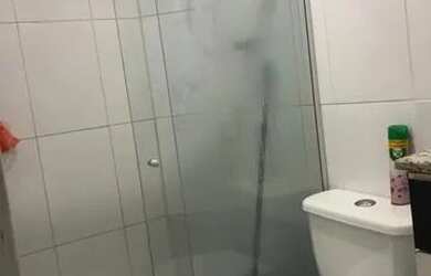 Imagem: A casa em condomínio possui 2 Dormitórios, 2 Banheiros, 1