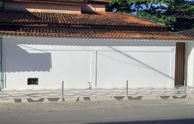 Imagem: A casa para alugar possui 3 Dormitórios, 2 Banheiros e 2 Vagas