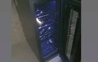 Imagem: A casa possui 1 Dormitório, 1 Banheiro e está localizado