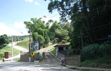 Imagem: A casa possui 4 Dormitórios, 4 Banheiros, 14.162m² de Área