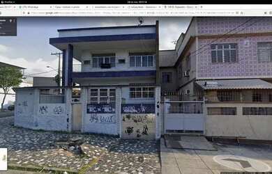 Imagem: A casa possui 3 Dormitórios, 3 Banheiros, 2 Vagas na garagem