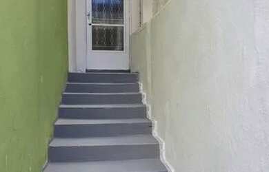 Imagem: A casa possui 1 Dormitório, 1 Banheiro, 90m² de Área e está