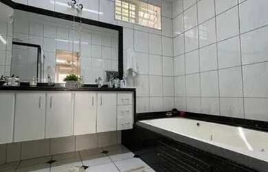 Imagem 6: Casa Alto Padrão à venda no Bairro Jardim Karaíba, em Uberlândia