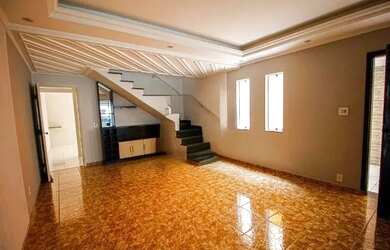 Imagem: A casa possui 4 Dormitórios, 5 Banheiros, 391m² de Área e