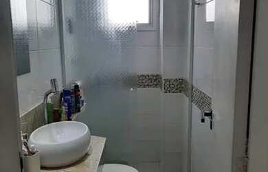 Imagem: O apartamento possui 2 Dormitórios, 1 Banheiro, 2 Vagas na