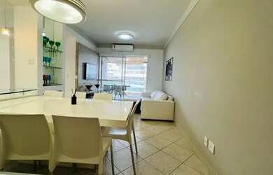 Imagem: O apartamento possui 4 Dormitórios, 1 Banheiro, 2 Vagas na